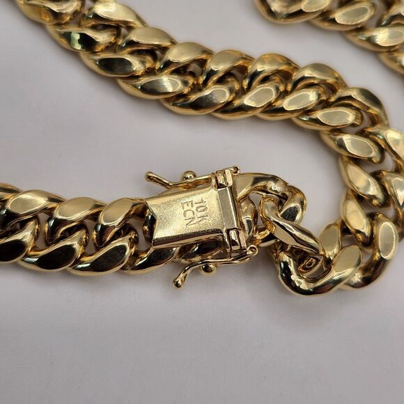 10k Yellow Gold Hollow Cuban Chain Necklace 18" - Picture 6 of 9